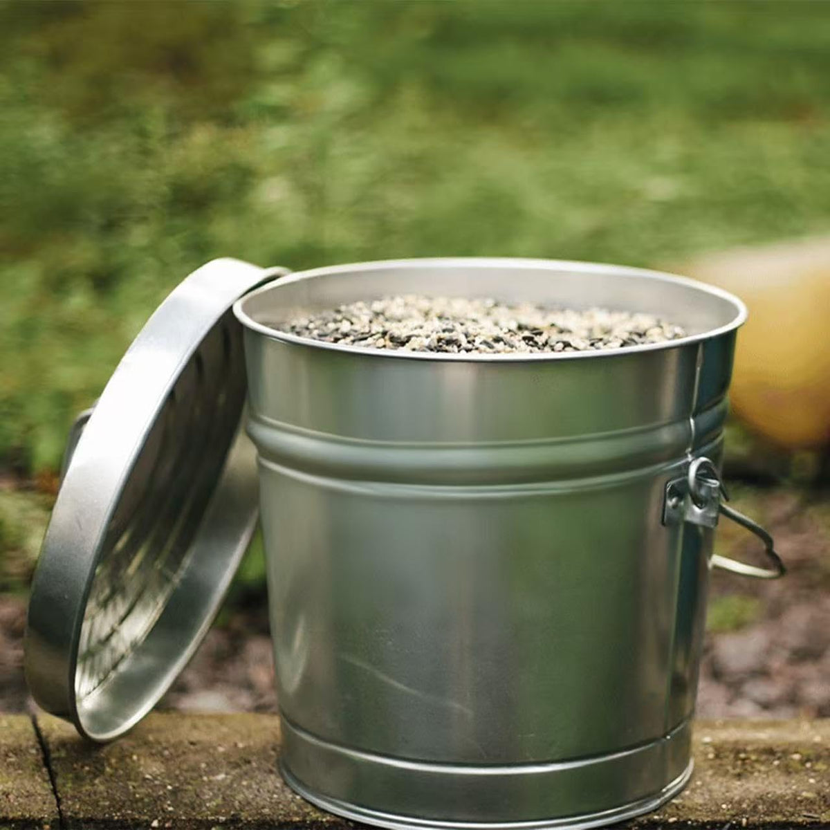 6 Gal Galvanized Steel Can with Locking Lid E3445